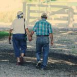 Como cuidar de pais idosos pode afetar sua vida