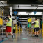 Amazon contratará mais setenta e cinco,000 Trabalhadores devido à demanda por coronavírus