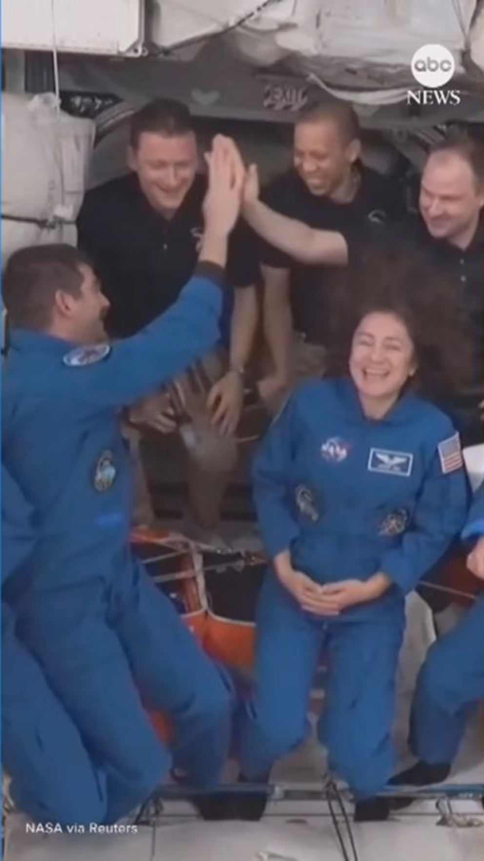 Video 4 astronauts arrive on the ISS to exchange NASA’s evacuated crew