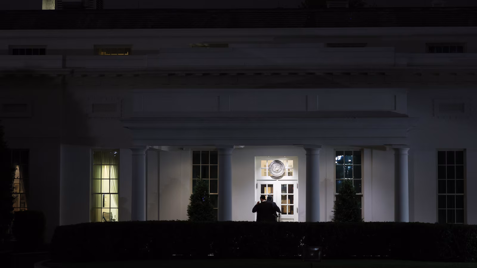 Justice Division cites dinner taking pictures to press preservationists to drop Trump ballroom go well with