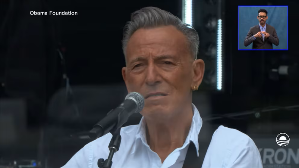WATCH:  Music superstars assist have fun Obama Presidential Heart opening