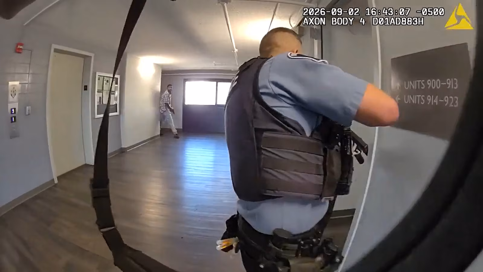 Dramatic movies seize the second 2 officers had been wounded in a lethal Minneapolis taking pictures